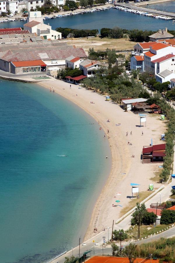 Apartments By The Sea Pag - 11778 Pag Town Exterior foto